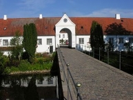 Schloss Glücksburg, Torhaus und Wirtschaftsgebäude