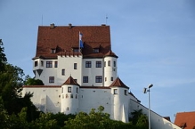 Schloss Leipheim‎