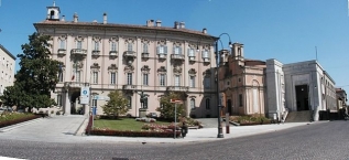 Palazzo Mezzabarba, sede del municipio