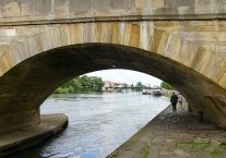 Unter der Steinbrücke