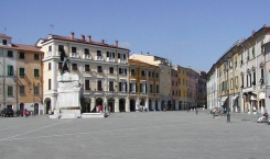 Sarzana, Piazza Matteotti