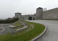 Einfahrtsgebäude zum KZ Mauthausen