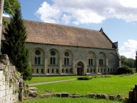 Abbaye dʹOurscamp: lʹinfirmerie des moines