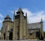 Façade occidentale et flanc sud de la nef de la cathédrale Saint-Étienne de Saint-Brieuc