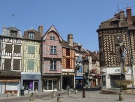 Auxerre, Fachwerkhäuser im historischen Zentrum