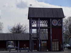 Ventspilsʹ klokketårn på markedspladsen/The bell tower of Ventspils on the market square