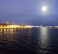 Måneskin på en kold, klar aften/Moon shine on a cold and clear evening