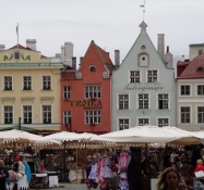 Marked på rådhuspladsen/Market stalls on the city hall square