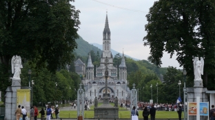 Lourdes, La Basilica