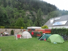 På den lille, hyggelige campingplads i Landeck/At the small, cosy camp site in Landeck
