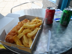 Fishʹnʹchips til frokost i Folkstone/Fishʹnʹships for lunch in Folkstone