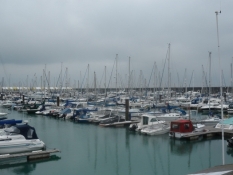 Brightons lystbådehavn er angiveligt Europas største/Brightonʹs marina is allegedly Europeʹs largest