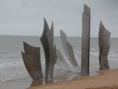 Det nye Omaha beach-monument/the new Omaha beach memorial