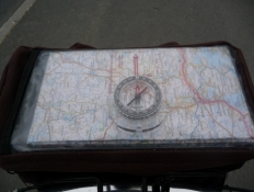 Et kompas skal hjælpe på navigationen/A compass is meant to aid my navigation