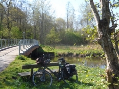 Hvil ved en stibro over Odense å/Rest at a quiet bridge across Odense river
