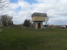 Et gammelt radartårn er nu fugletårn/A disused radar tower is now a bird watching tower