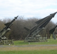 Tre typer luftforsvarsmissiler udstillet/Three types of air defence missiles on display