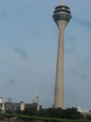 Rhintårnet i Düsseldorf er en ordentlig rejsning/The Rhine Tower of Dusseldorf is a huge erection