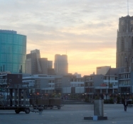 Aftenen falder på i Rotterdams centrum/Dusk falling in Rotterdamʹs city centre