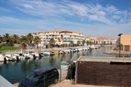 Sète, harbour in front of hotels