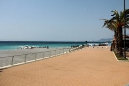 Beach promenade in Vallecrosia