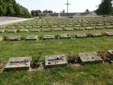 Der Jüdische Friedhof außerhalb der KZ-Gedenkstätte in der kleinen Festung
