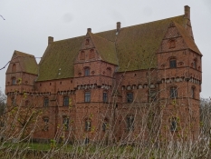 Die Burg von Borreby eben außerhalb von Skälskörwurde 1556 errichtet