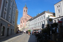 Passau, Rindermarkt und Stadtpfarrkirche St. Paul