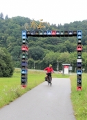 Vilshofen, gate made of beer crates on the Danube Cycle Path