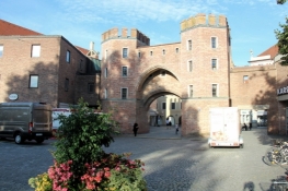Landshut, Ländtor (medieval gate)