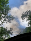 Dampf aus Kohle zu erzeugen, ergibt eine Menge schwarzen Rauch in die Luft