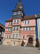Das Eisenacher Rathaus sieht recht klein aus, ist aber ein schöner Bau