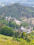 Das Schloss Lauenstein in der schönen Mittelgebirgswelt des Frankenwaldes