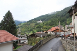 Blick von Burgeis auf Kloster Marienberg