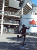 Statue af den svenske fodboldhelt Gunnar Gren uden for det gamle Ullevi-stadion