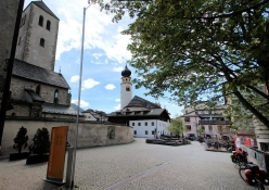 Innichen, Stiftskirche und St.Michaels-Kirche