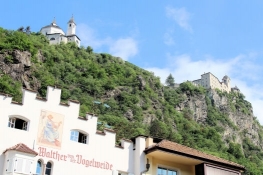Blick von Klausen auf Kloster Säben
