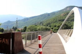 Adige Valley cycle path near Calliano