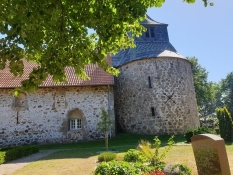 Die eigenartige Kirche von Oeversee mit ihrem runden Turm