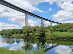 Brücke der A64 über die Sauer